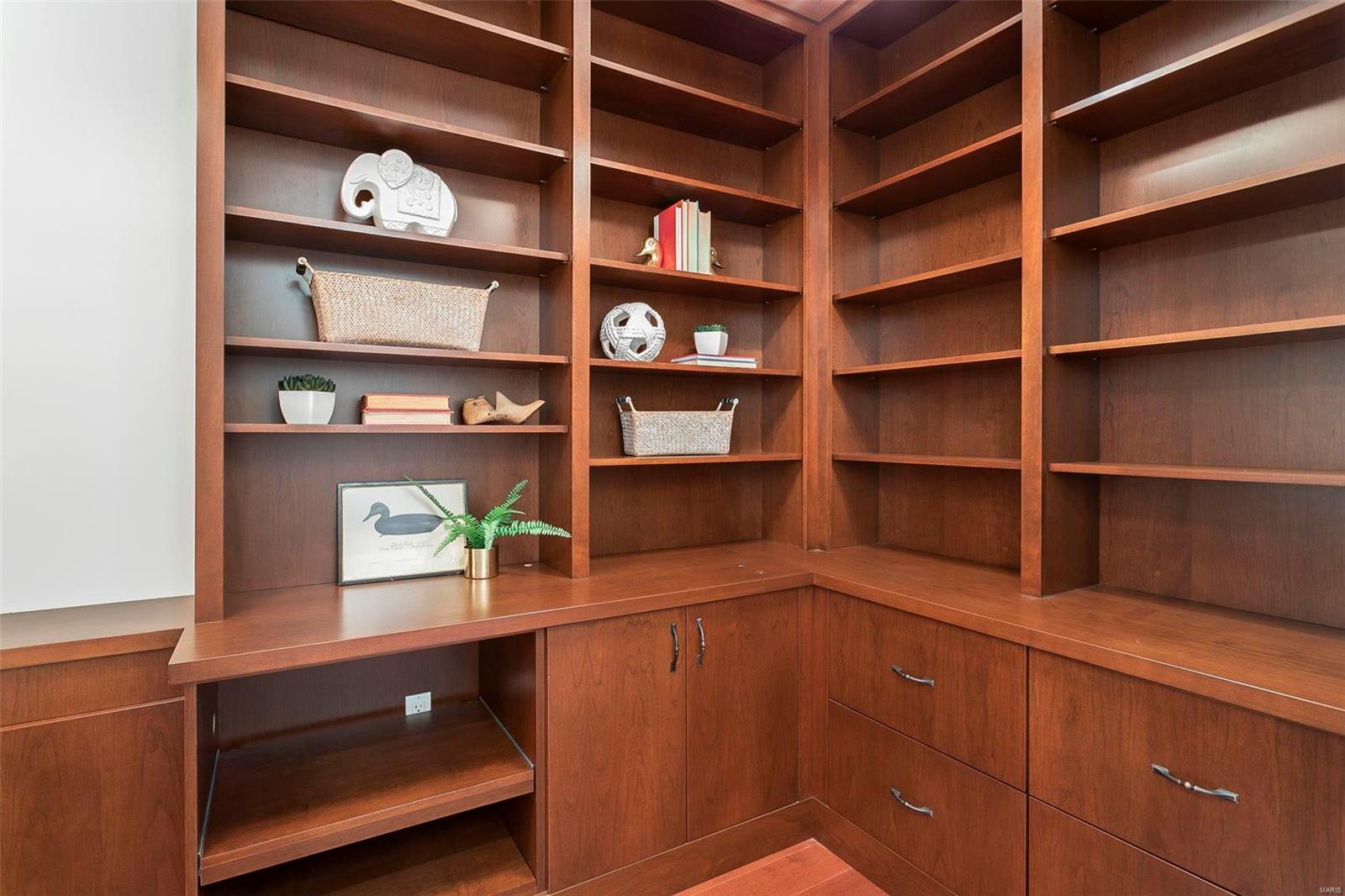 Crescent Condo - Residential