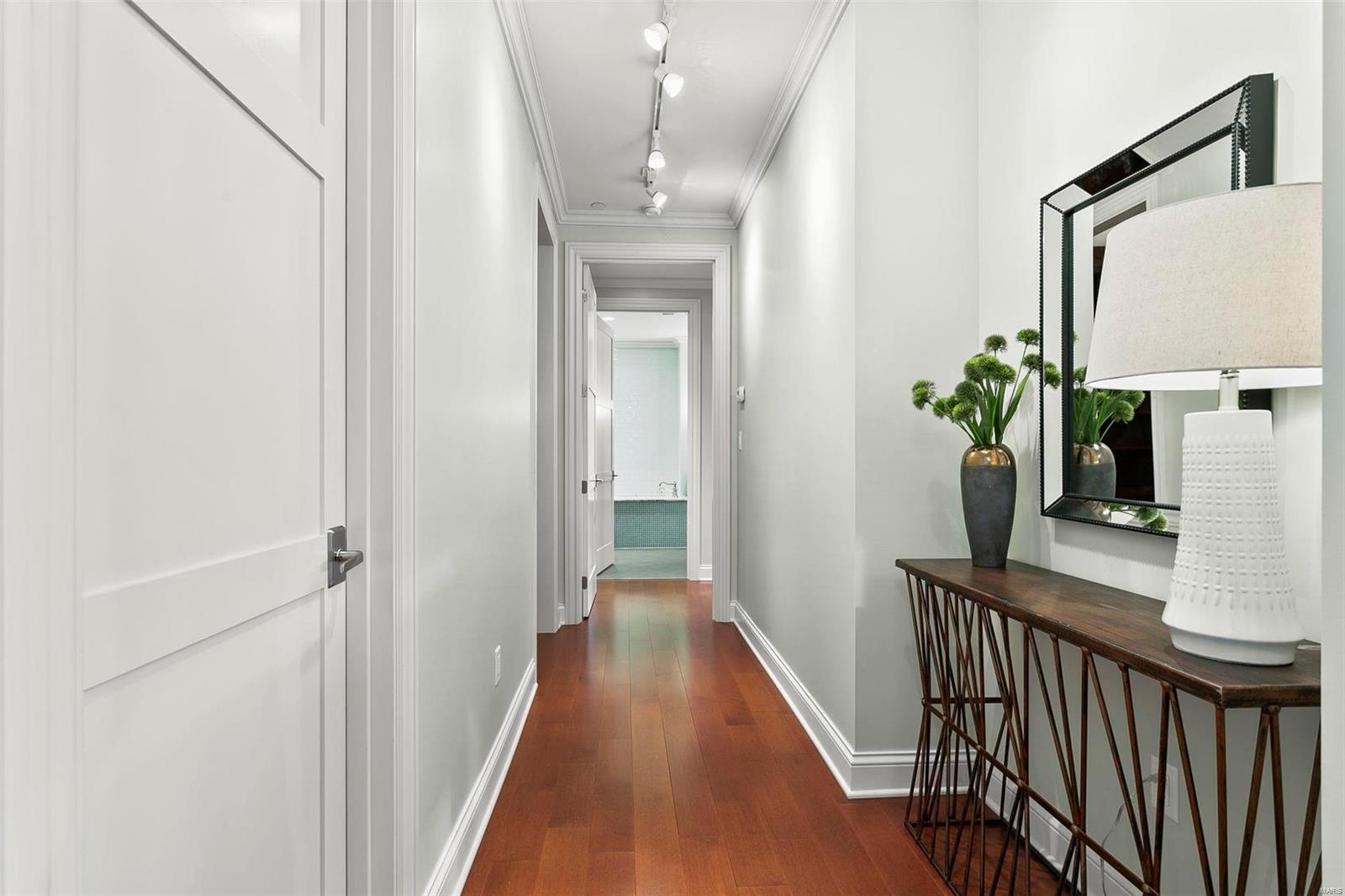 Crescent Condo - Residential