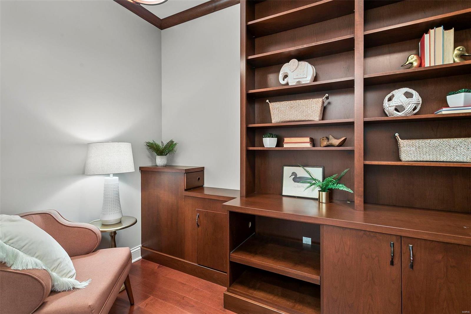 Crescent Condo - Residential