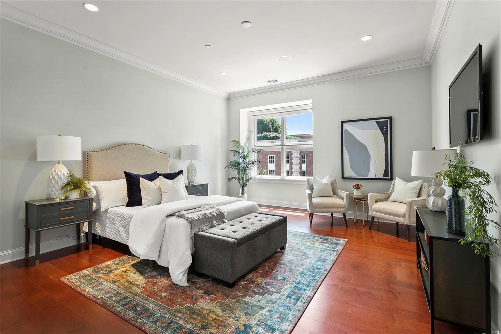 Crescent Condo - Residential