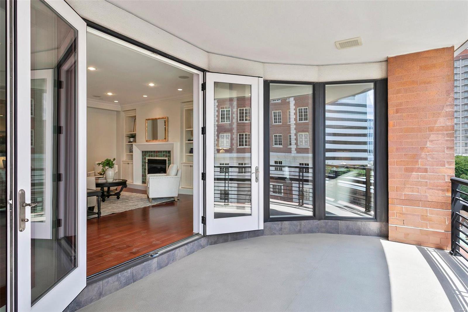 Crescent Condo - Residential