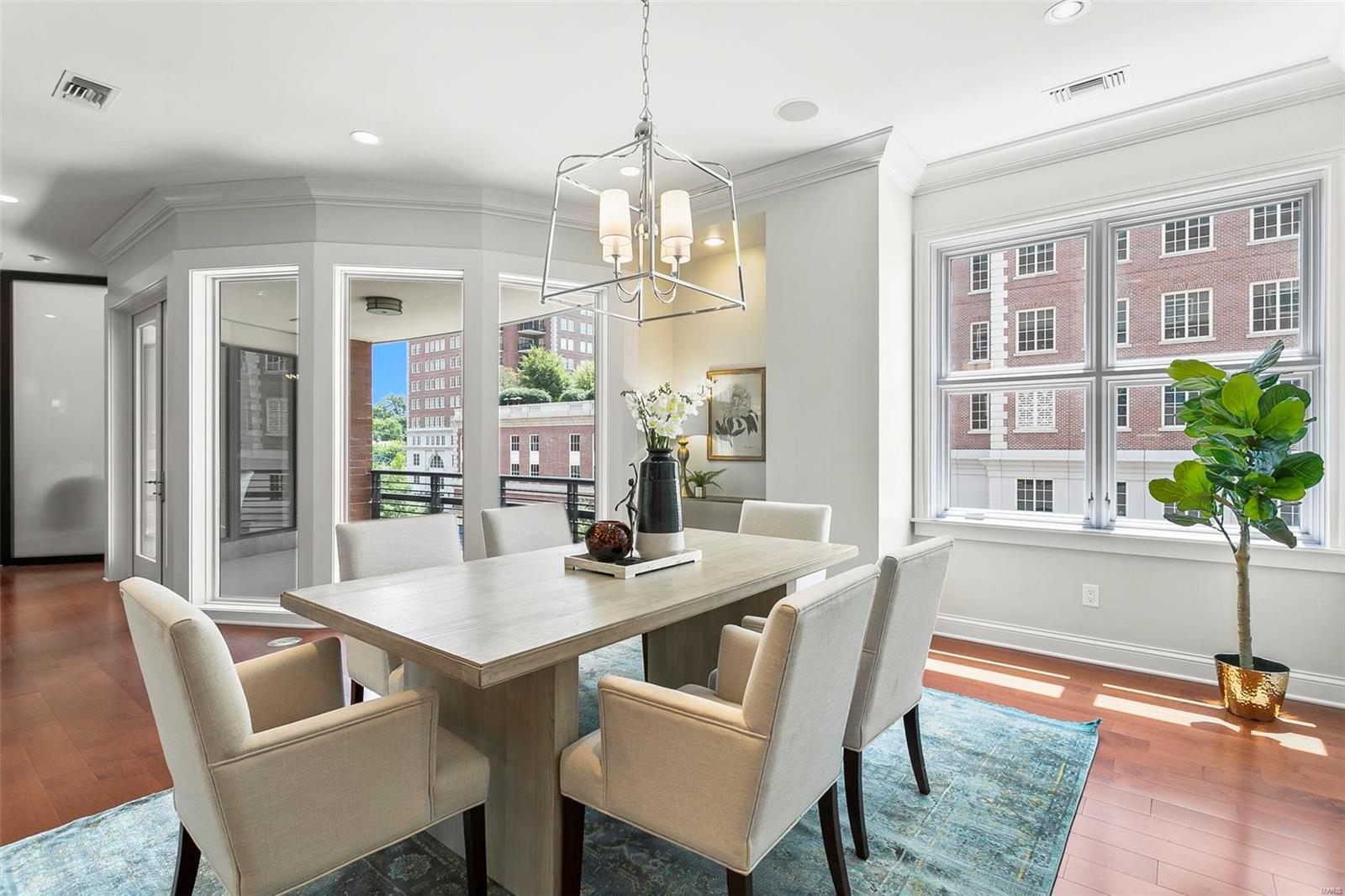 Crescent Condo - Residential