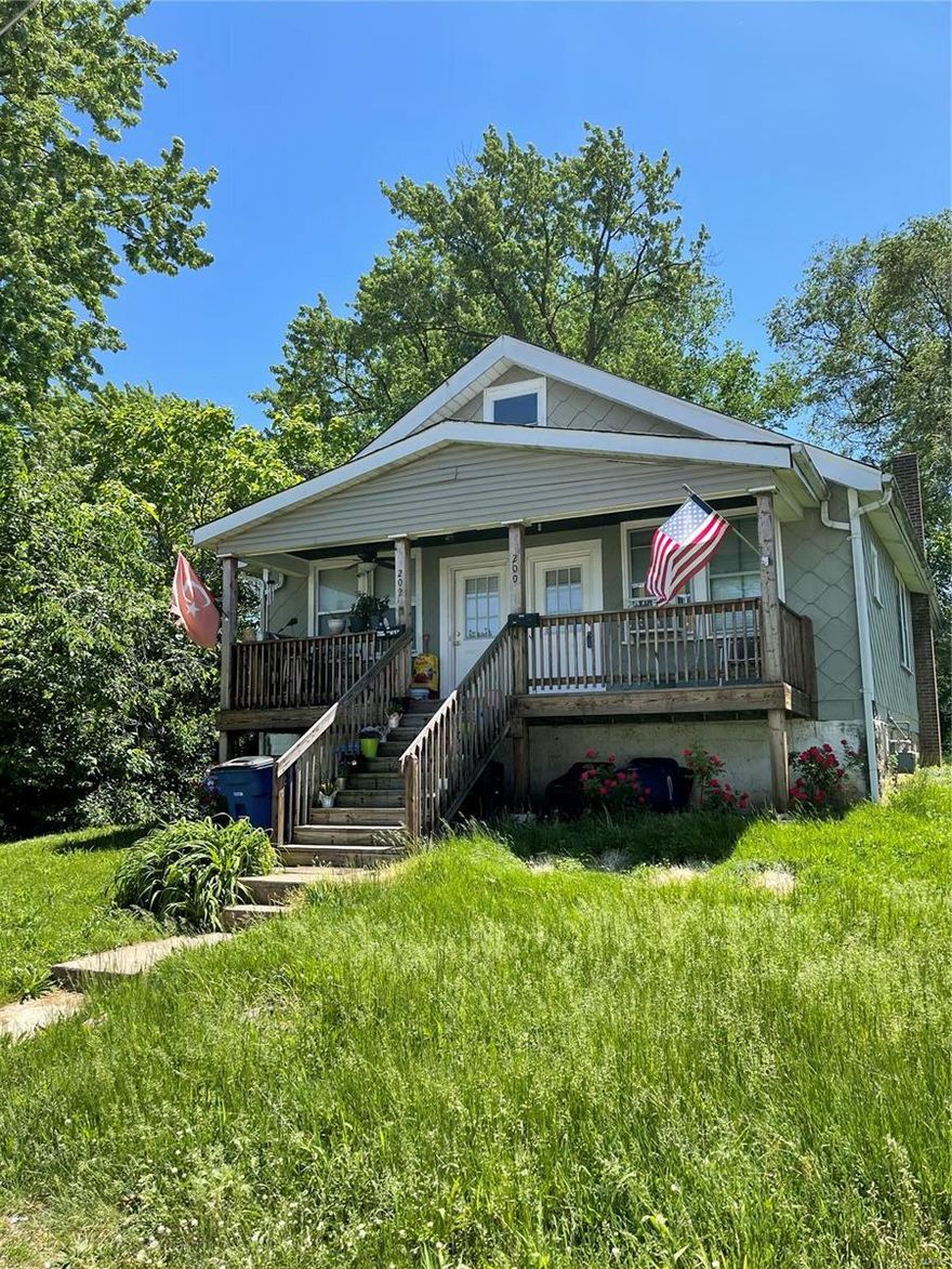 ATTENTION INVESTORS! FANTASTIC OPPORTUNITY TO PURCHASE A LARGE DUPLEX IN ST. LOUIS COUNTY! This property has been rehabbed. Updated kitchen and baths and each unit has their own laundry room in basement.
