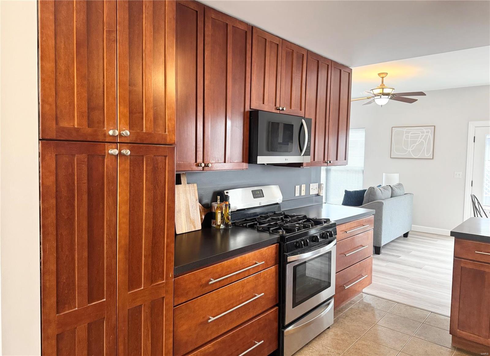 McPherson Court Twnhms - Residential