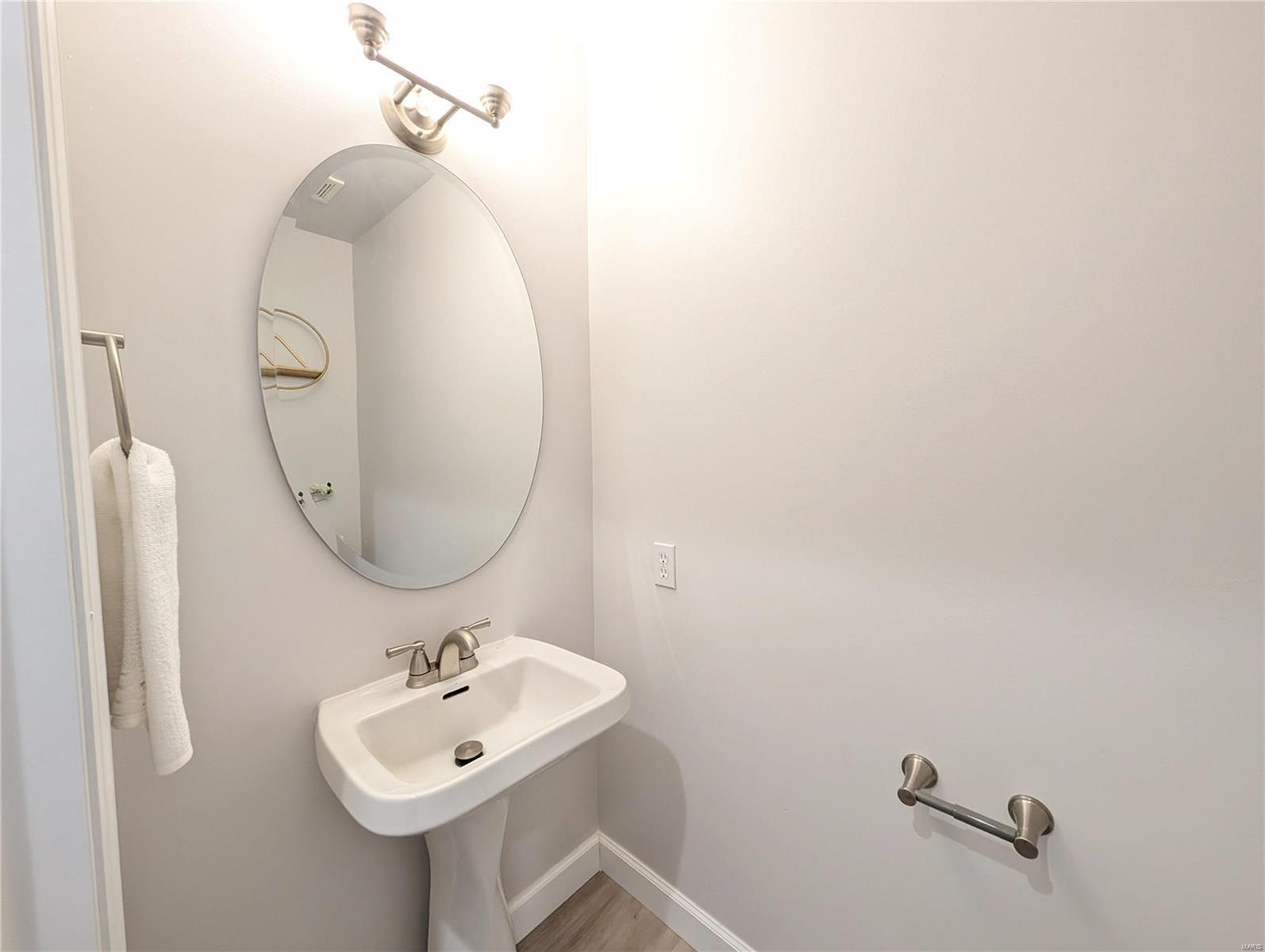 McPherson Court Twnhms - Residential