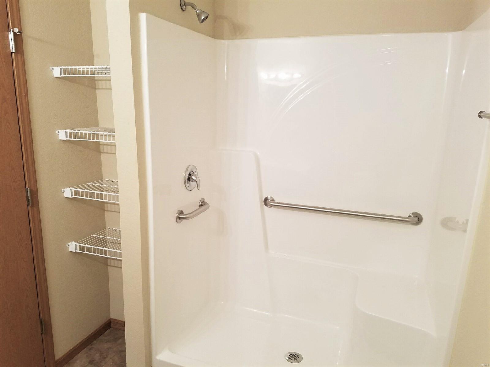 Original Town Of Linn - Residential Income