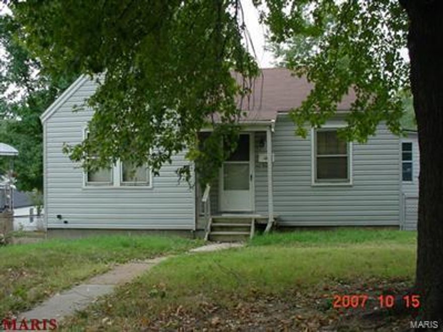 Selling as a bulk sale.  12 properties.  10024 Lakemoor 63136-MLS 22040523, 464 Chapel Ridge 63042-MLS 22042313, 618 Wesley 63135-MLS 22040876, 6134 Avila 63134-MLS 22040882, 743 Shepley 63137-MLS 22040889, 
10027 Lilac 63137-MLS 22040909, 1214 Maple 63138-MLS 22041245, 235 Flora 63135-MLS 22042234,
3410 McKibbon 63114-MLS 22042239, 2457 Shannonaire 63136-MLS 22042248, 7042 Roslyn 63136-MLS 22042281
9700 Dennis 63136-MLS 22042299 Each property selling for average price of  $75000

Supplement contains the lease dates and rent monthly for the properties.  All properties with the exception of 6134 Avila and 3410 Mckibbon with leases, recently had St John inspection.  Also tenant with HASLC voucher will move in in the next 30 days.  Seller not looking to break up the properties as individual sales.
Please do not disturb the tenants.  Vacant properties 6134 Avila and 3410 Mckibbon currently have combo lock boxes on them should  you like to schedule a showing.