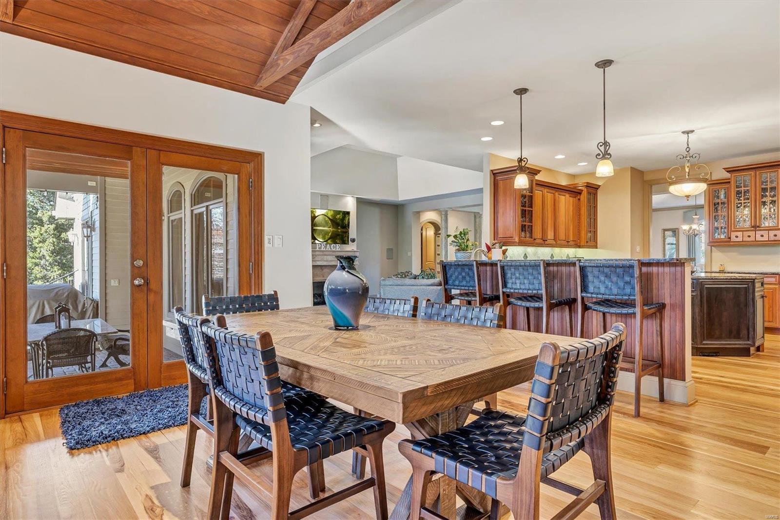 Anton Place - Residential