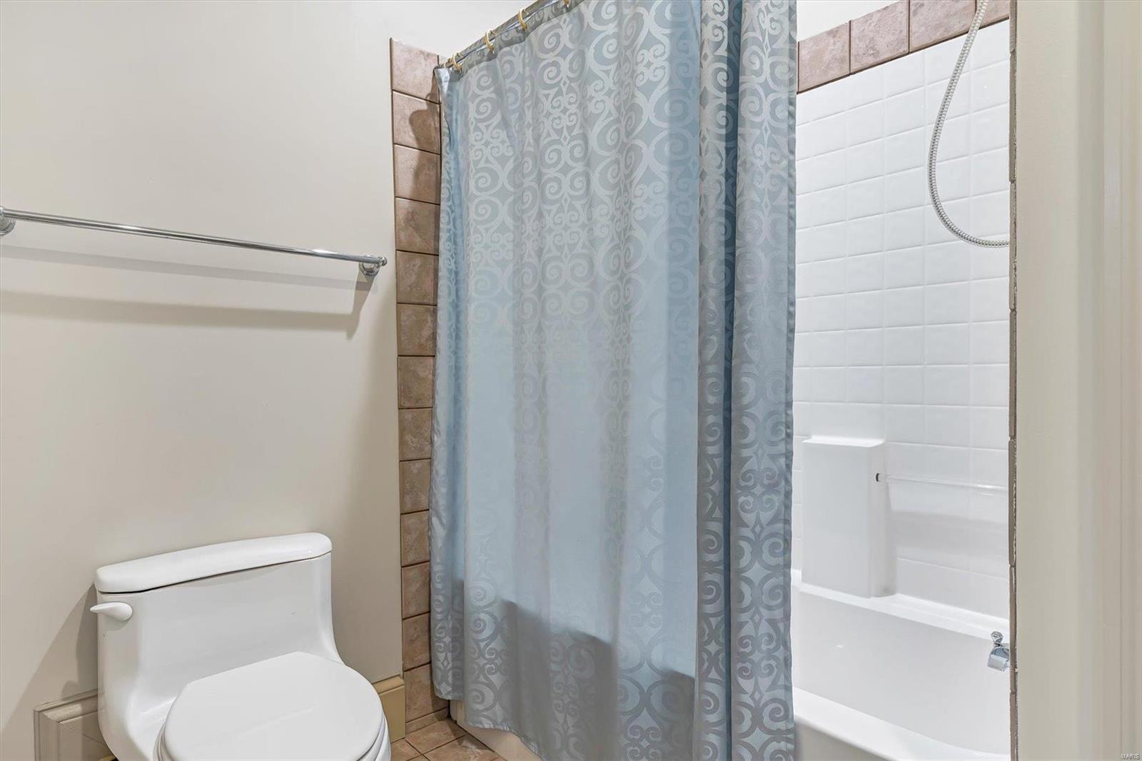 Anton Place - Residential