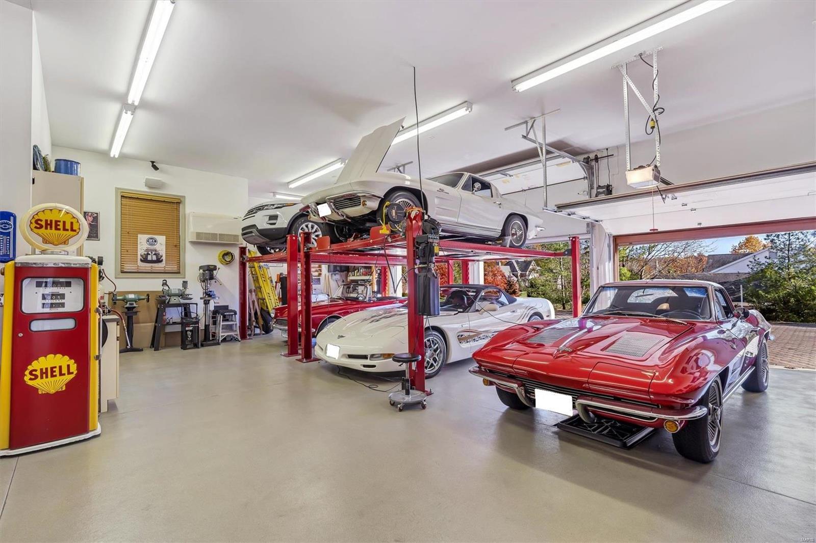 Anton Place - Residential