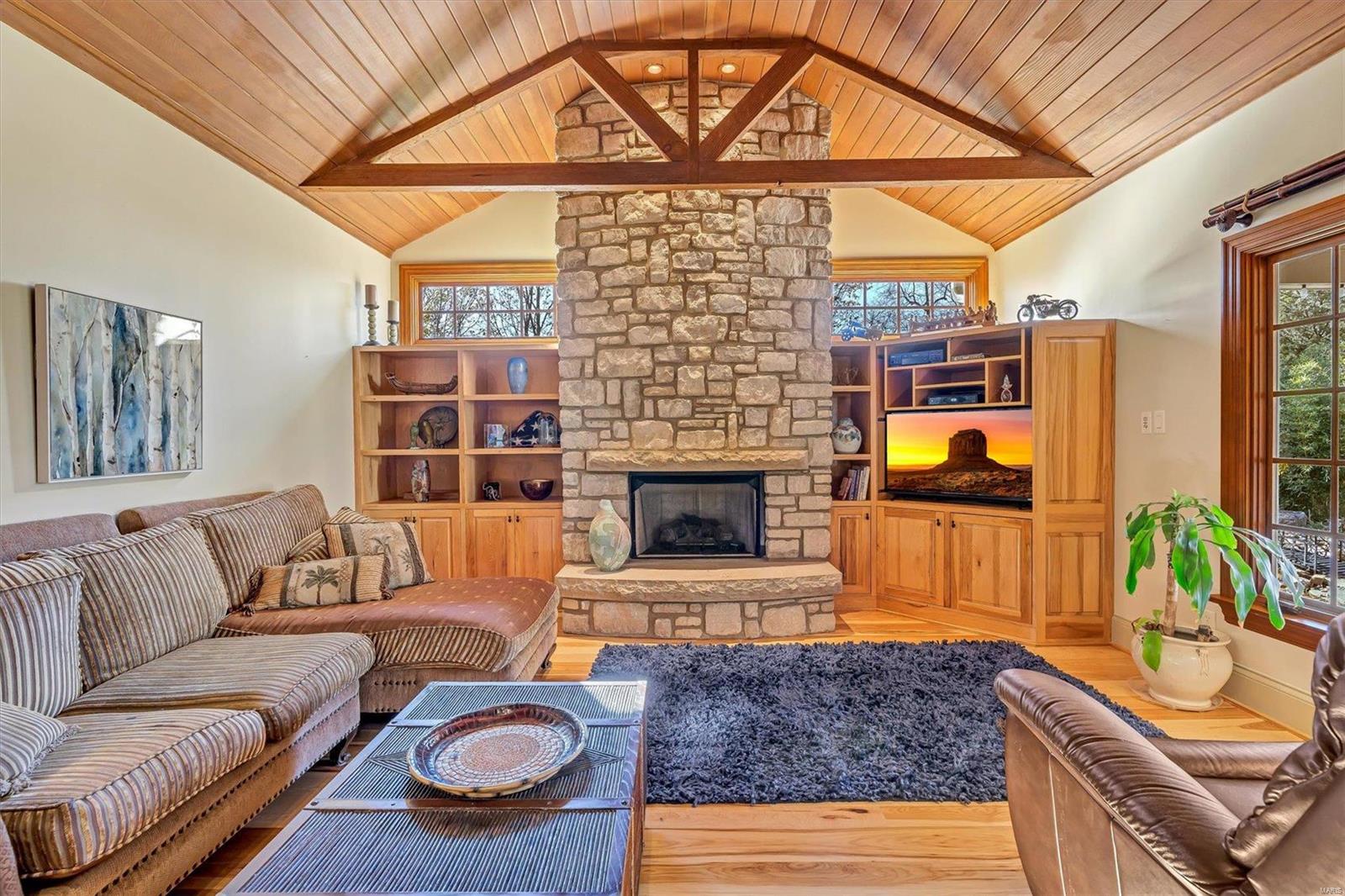 Anton Place - Residential