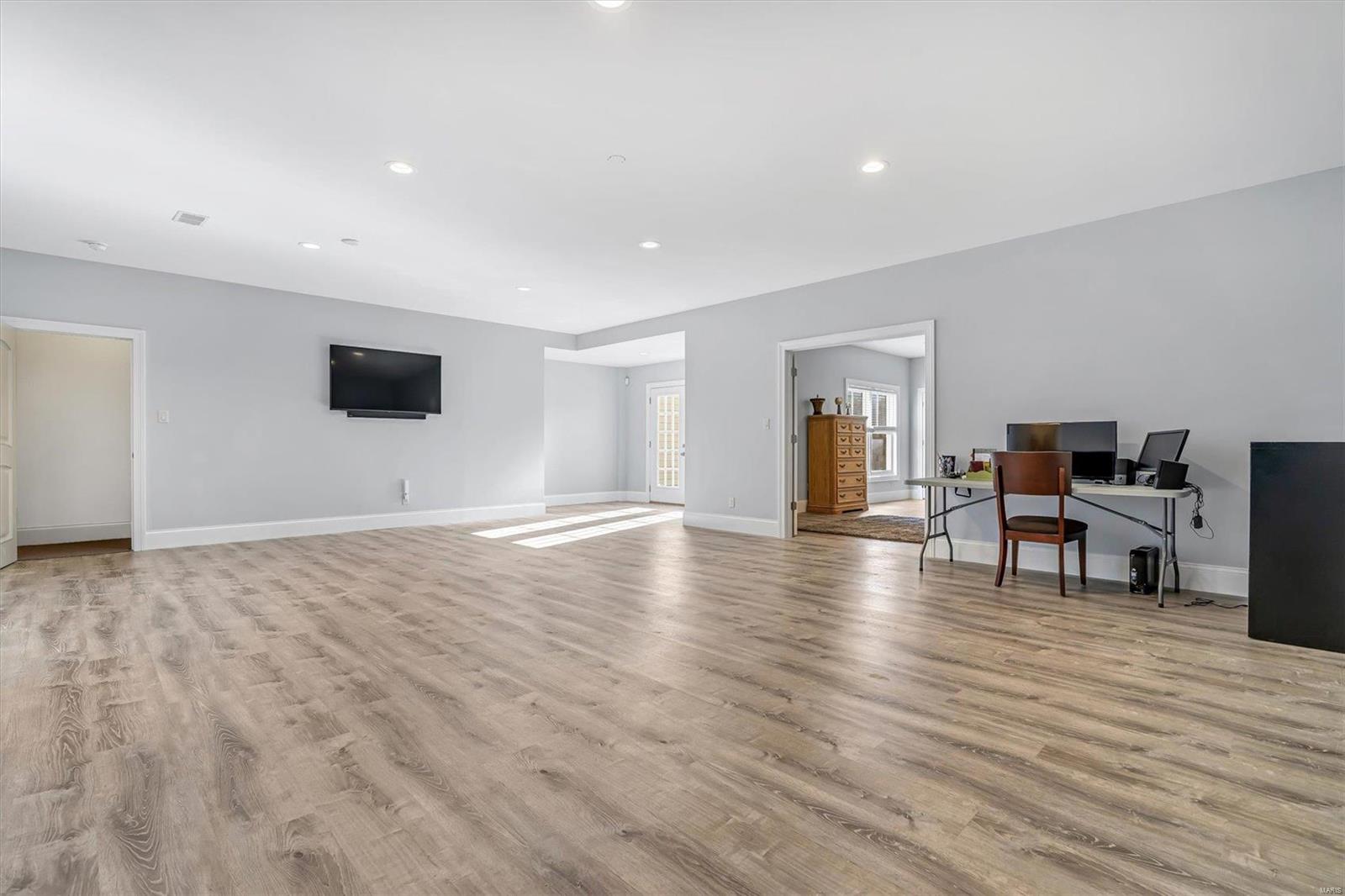 Anton Place - Residential