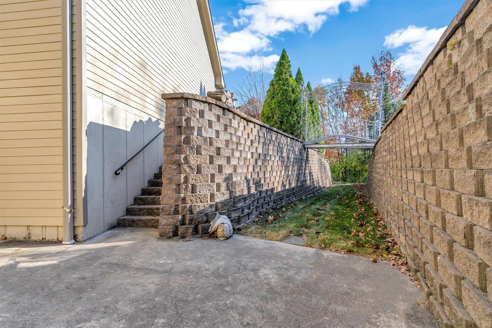 Anton Place - Residential