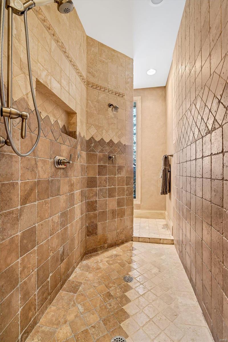 Anton Place - Residential