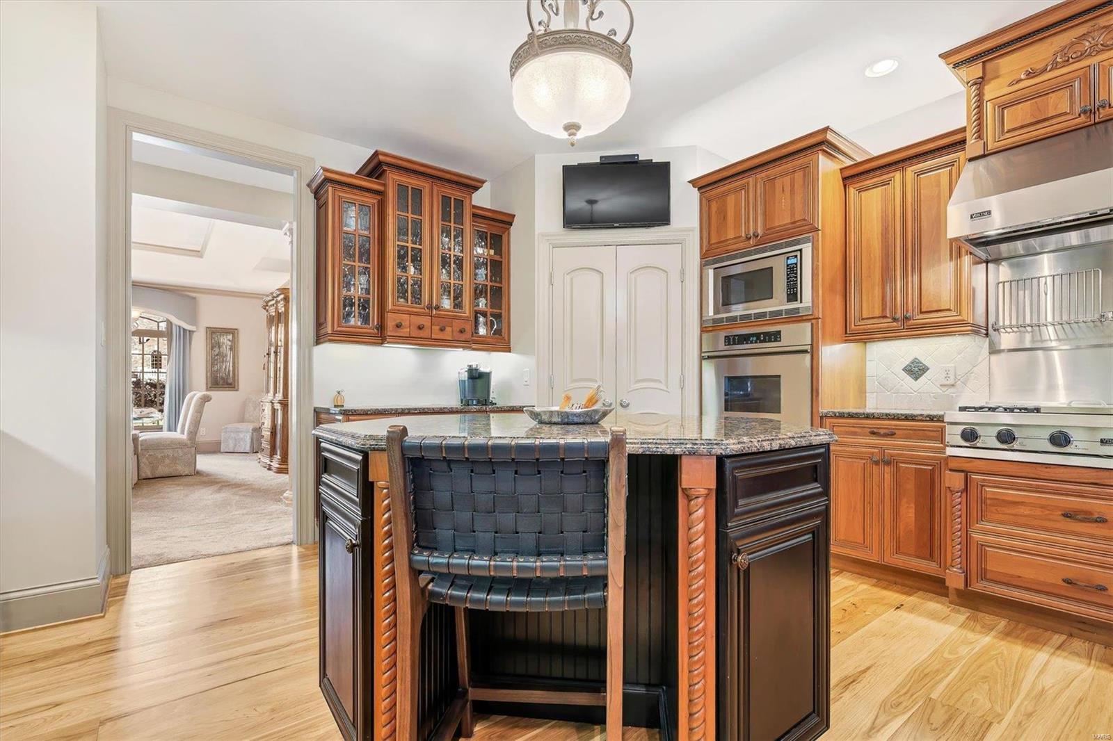 Anton Place - Residential