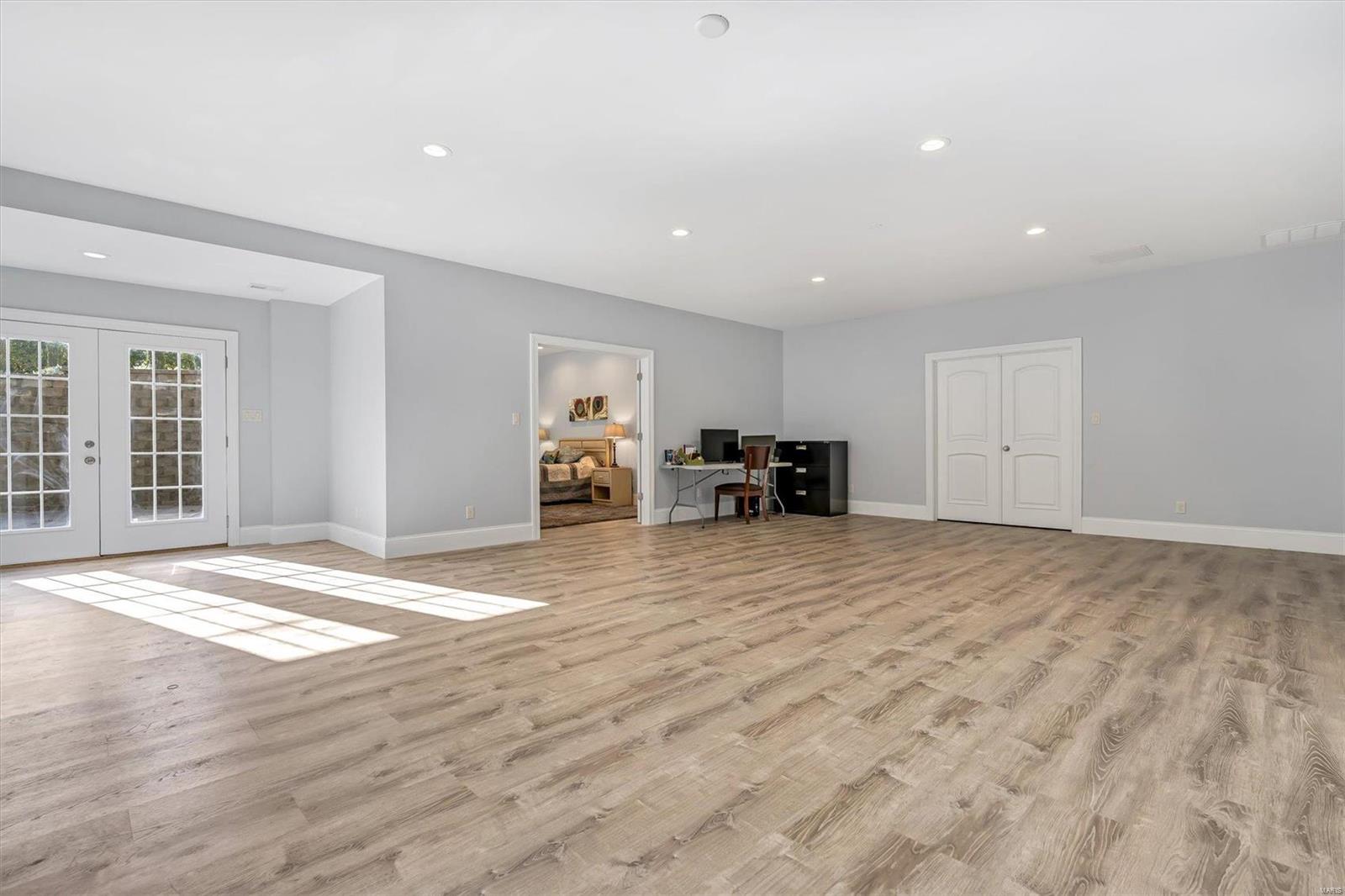 Anton Place - Residential