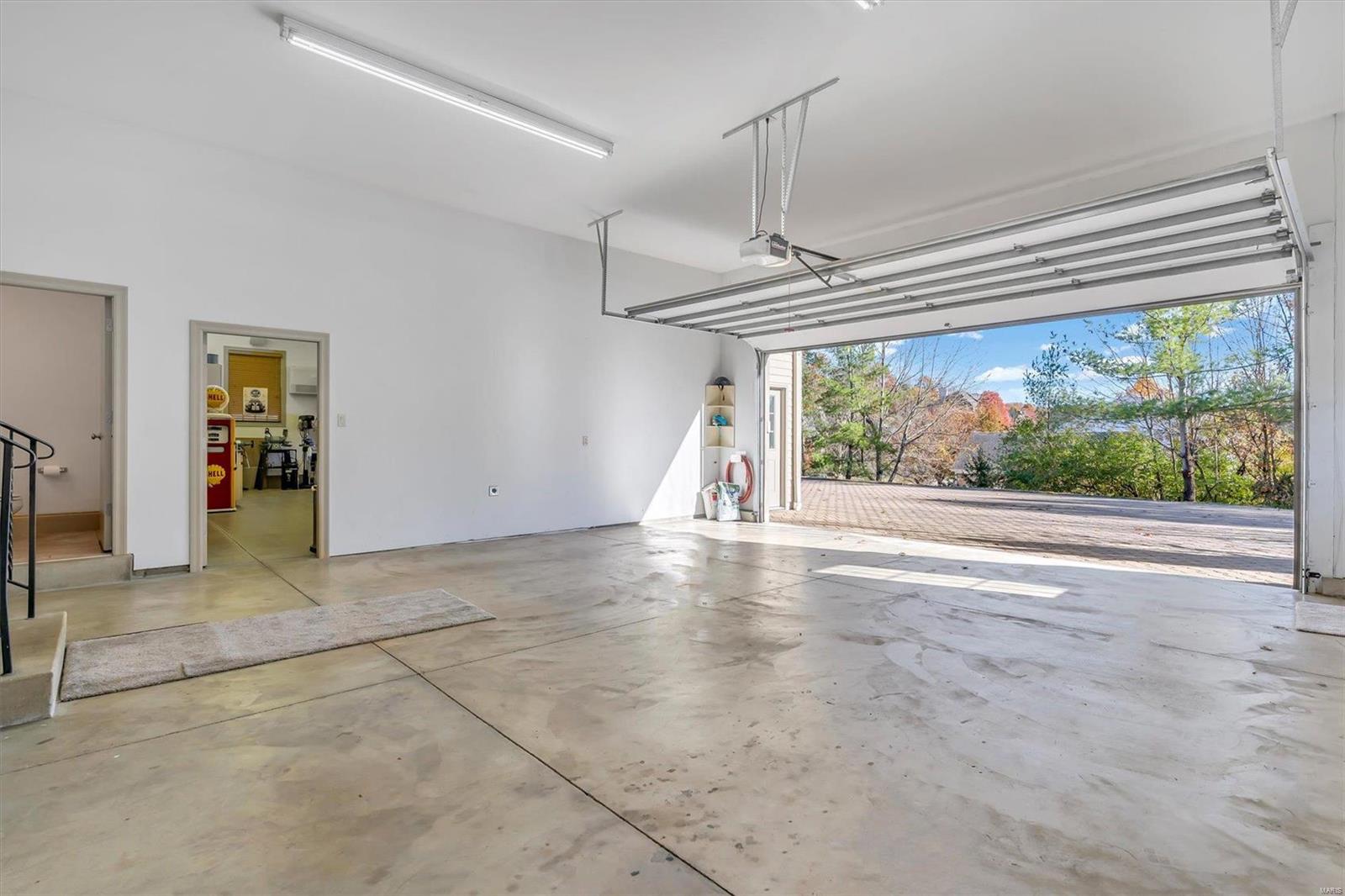 Anton Place - Residential