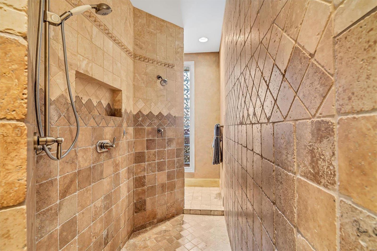 Anton Place - Residential