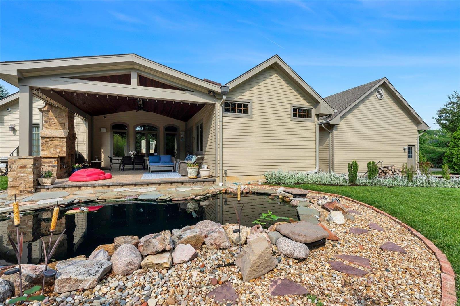 Anton Place - Residential