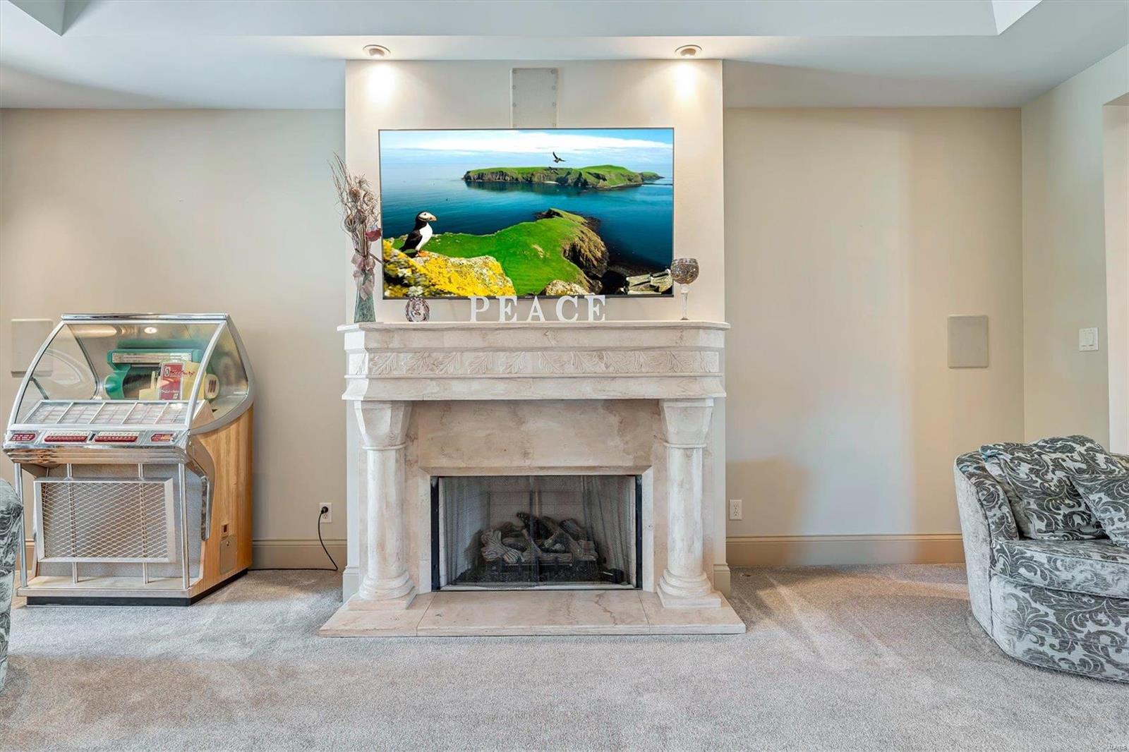 Anton Place - Residential