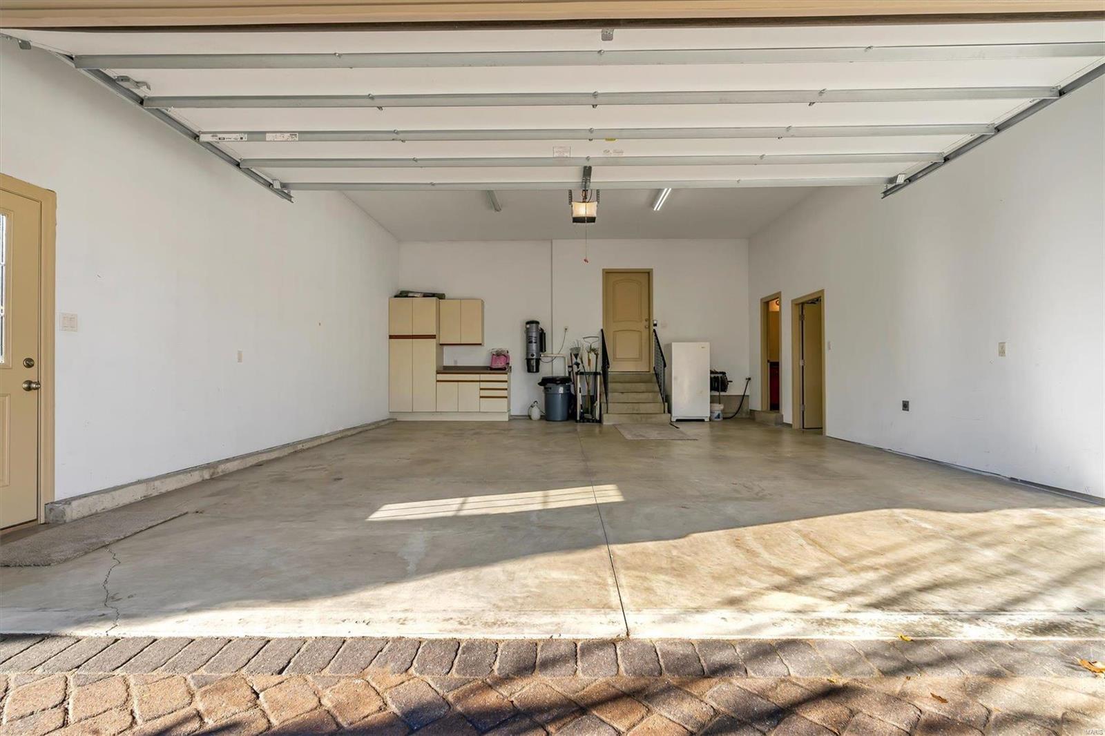 Anton Place - Residential