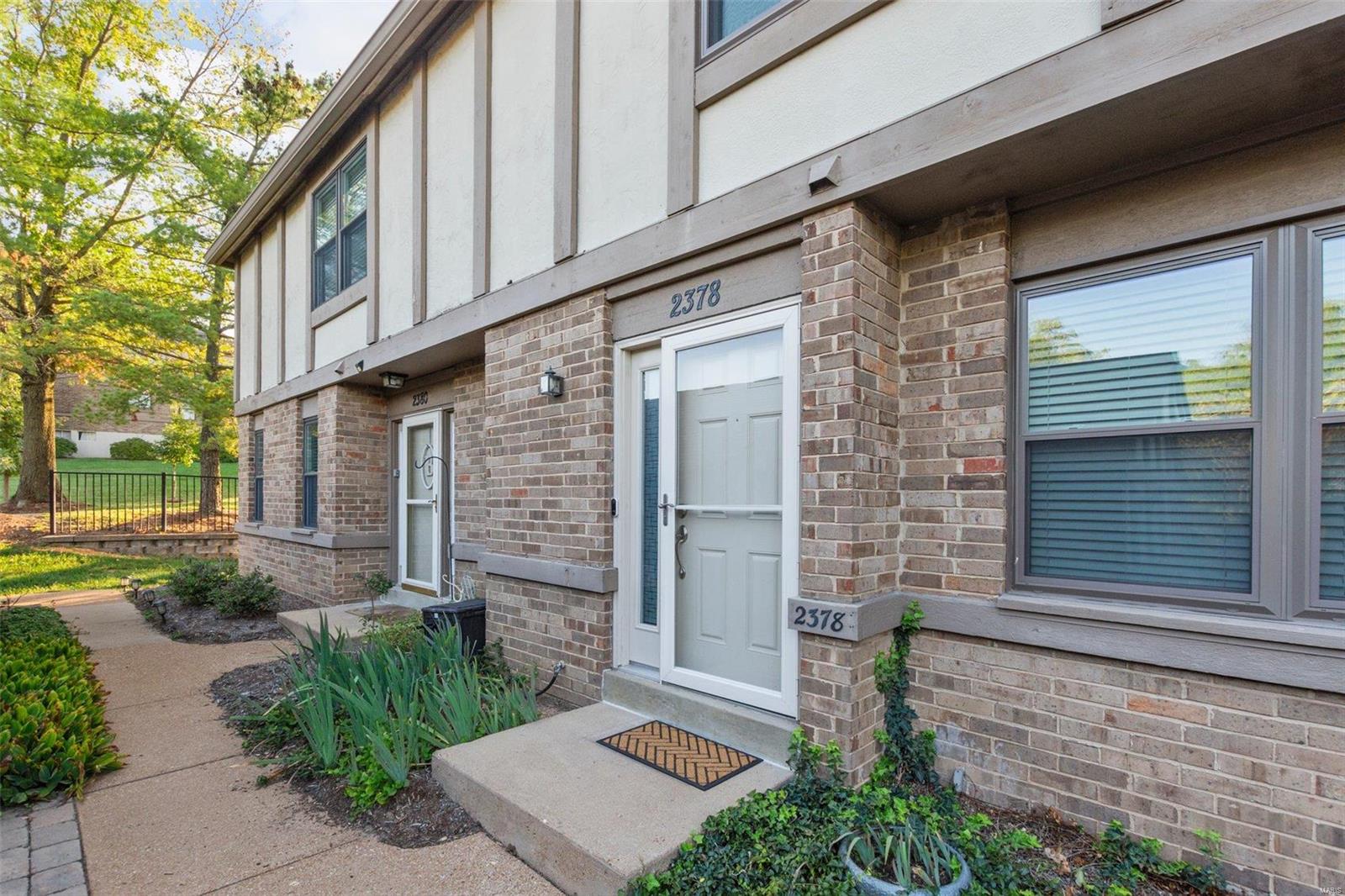 Royal Pines - Residential