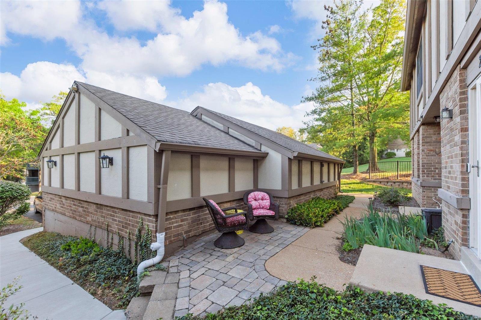 Royal Pines - Residential