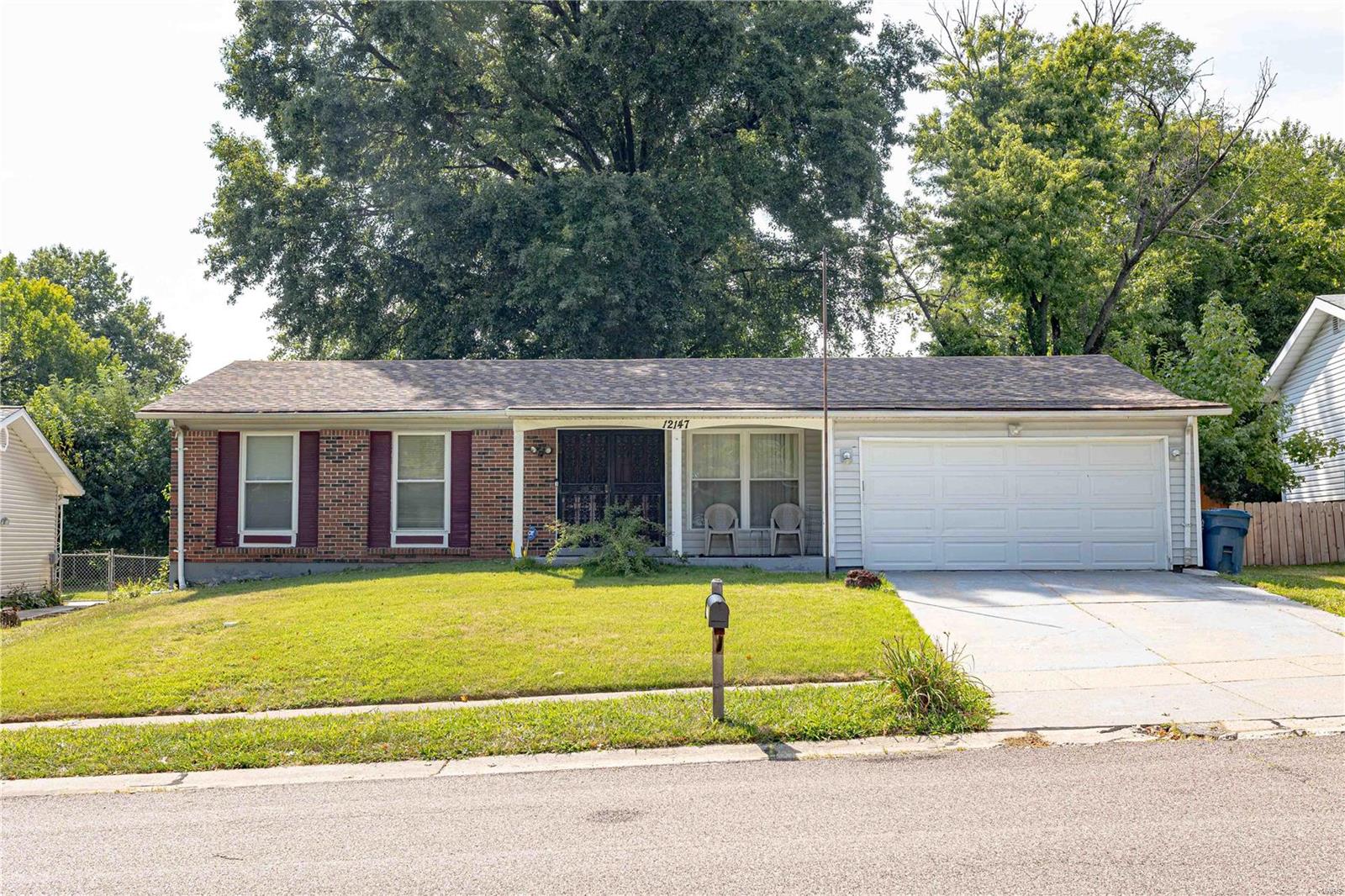 View Florissant, MO 63033 house