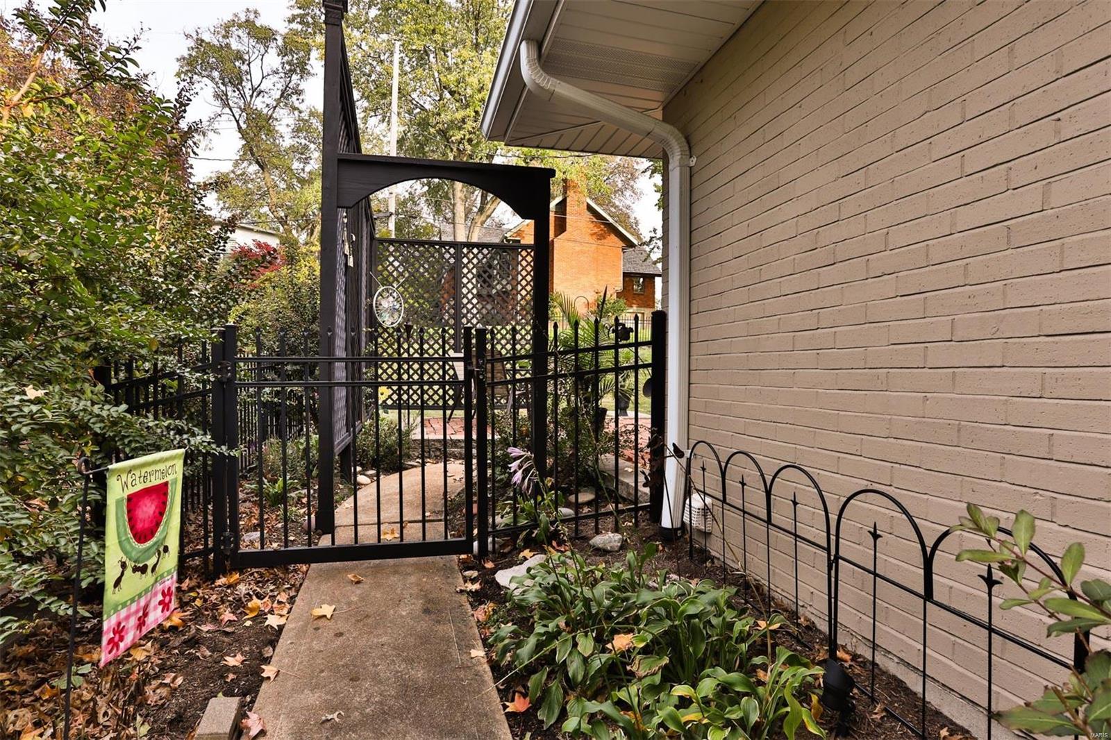 So Crestwood Gardens Add 4 - Residential