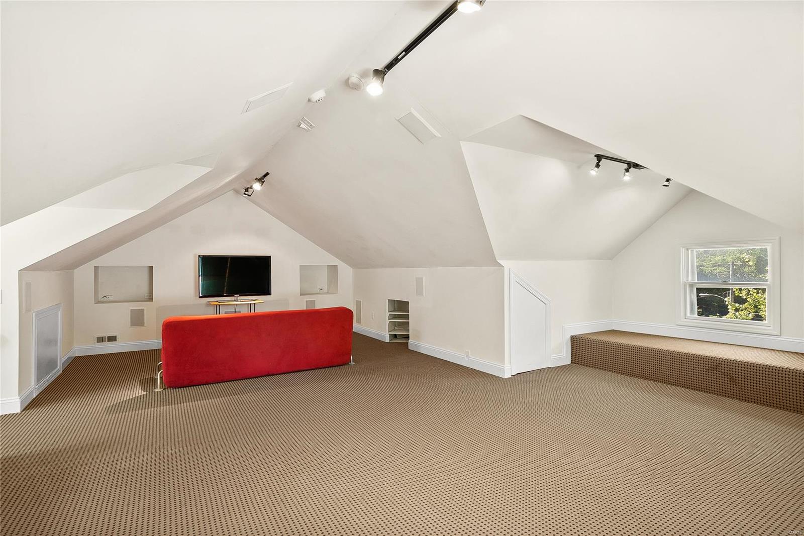 West Portland Place - Residential