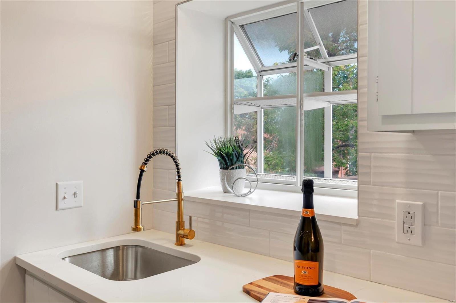 Ashton Place Condo - Residential