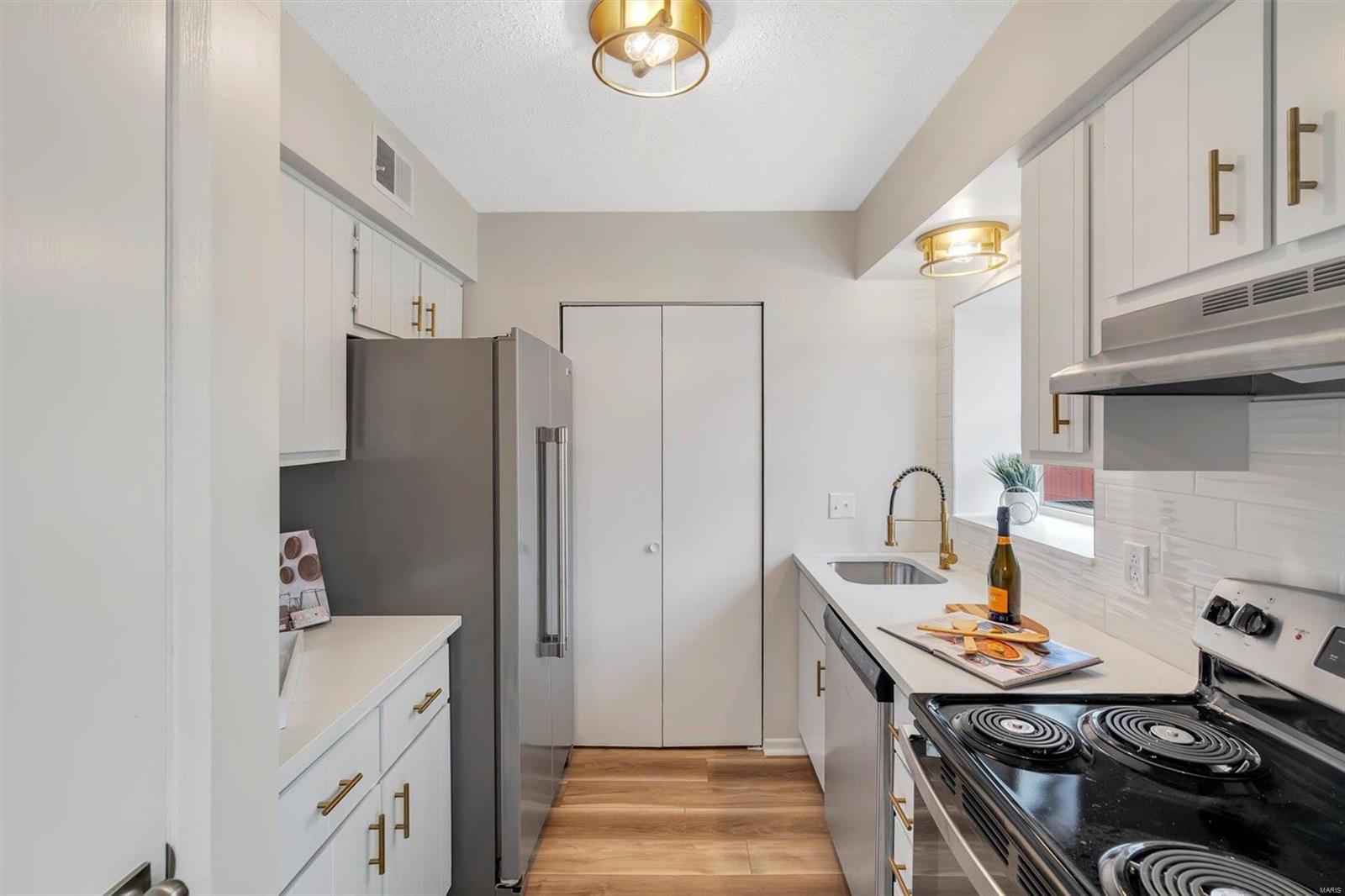 Ashton Place Condo - Residential