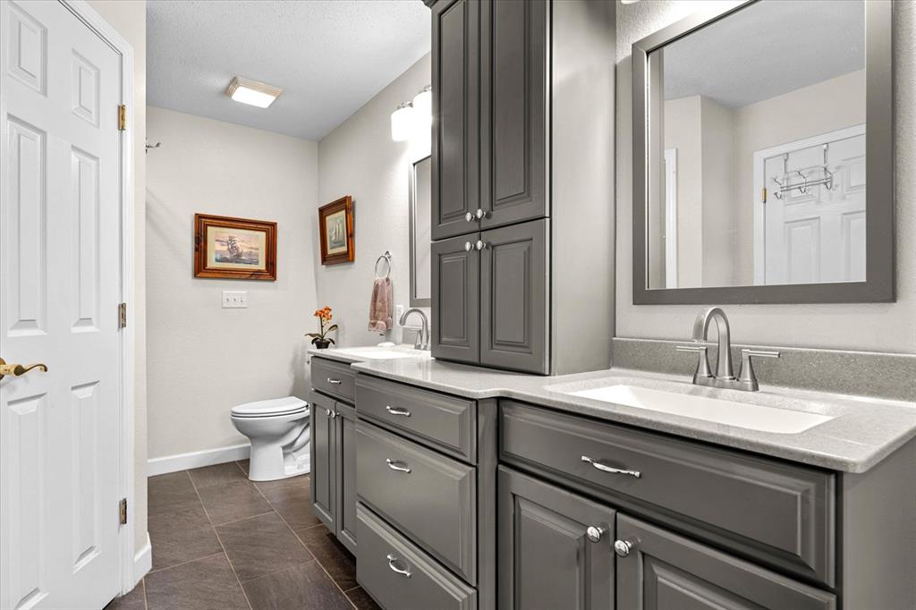 Maryville, Illinois 62062, United States, 3 Bedrooms Bedrooms, ,2 BathroomsBathrooms,Residential,Pending,131939