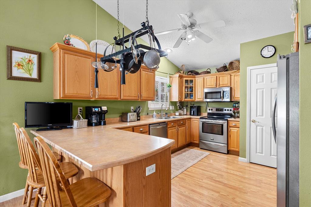 Maryville, Illinois 62062, United States, 3 Bedrooms Bedrooms, ,2 BathroomsBathrooms,Residential,Pending,131939