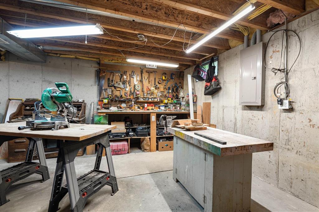 Maryville, Illinois 62062, United States, 3 Bedrooms Bedrooms, ,2 BathroomsBathrooms,Residential,Pending,131939