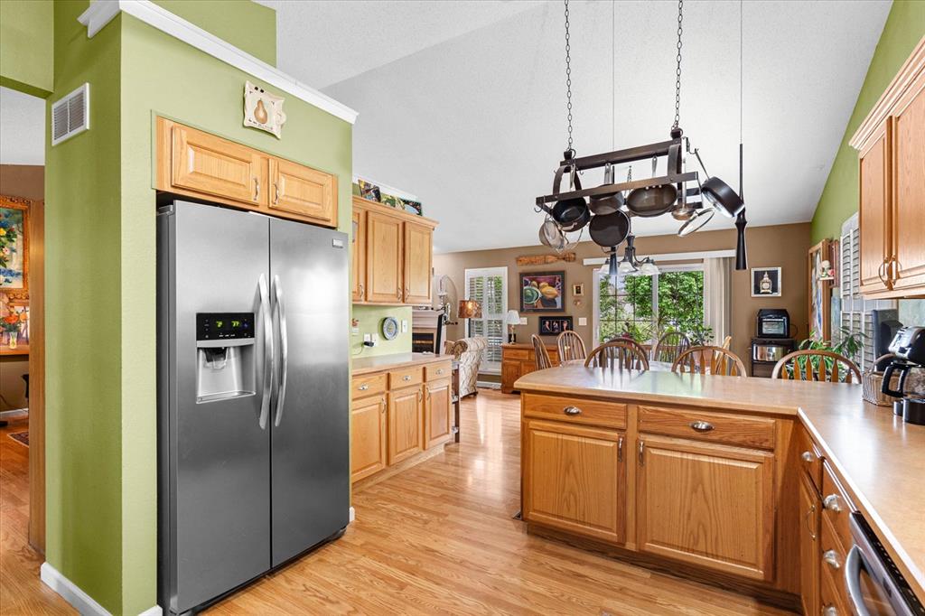 Maryville, Illinois 62062, United States, 3 Bedrooms Bedrooms, ,2 BathroomsBathrooms,Residential,Pending,131939