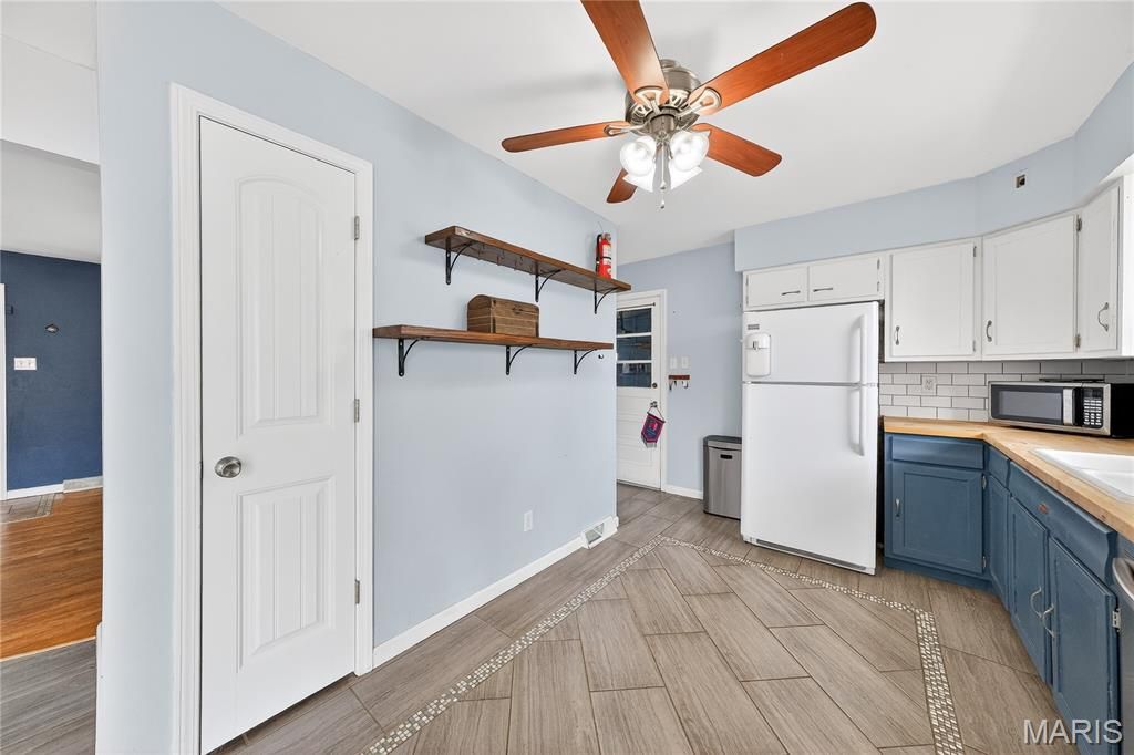 Photo of 104 Ashland Place, St Charles, MO 63301 (MLS # 25077448)