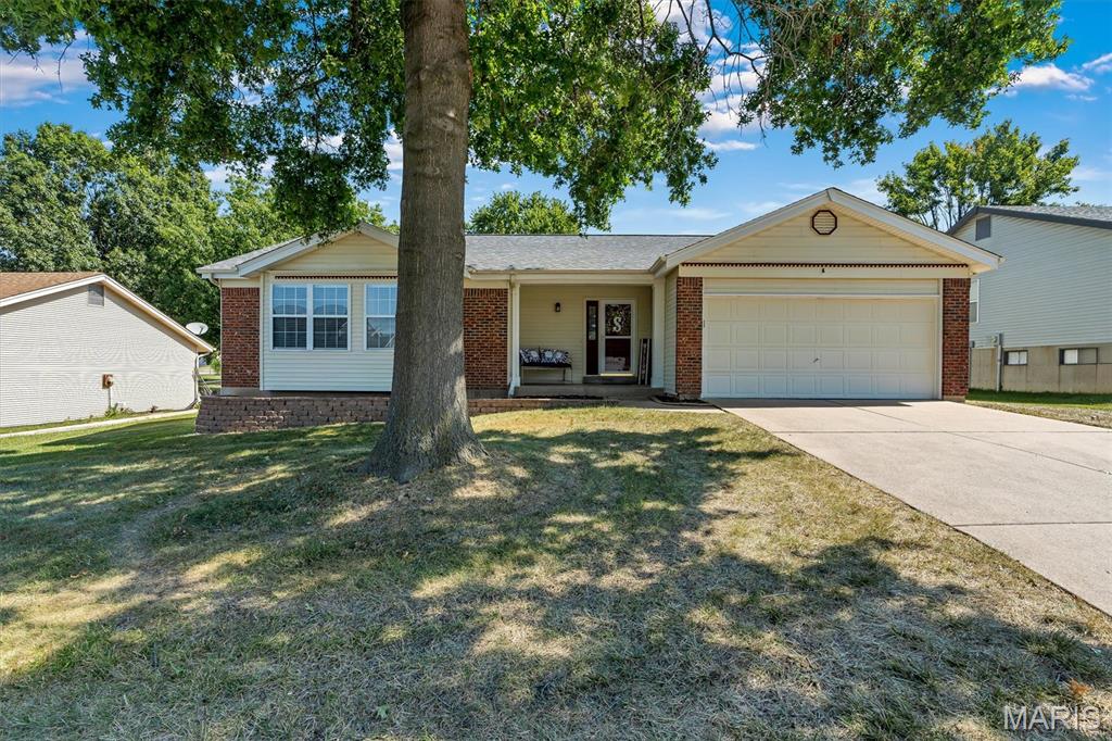Photo of 264 Brougham Drive, OFallon, MO 63368 (MLS # 26056156)