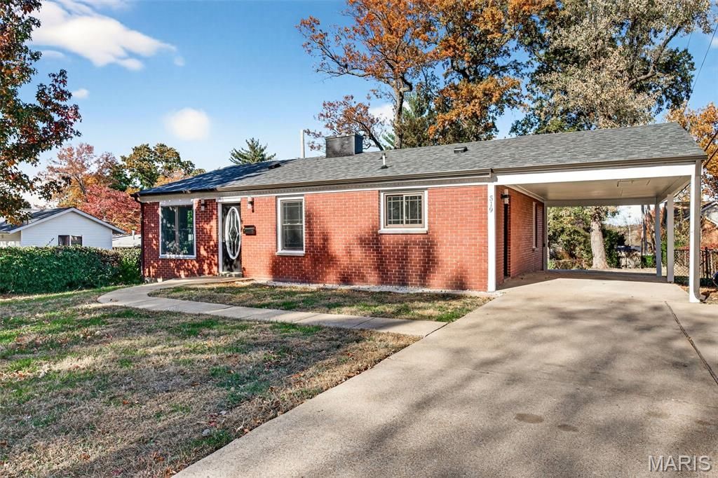 Photo of 519 Bismark Avenue, Rock Hill, MO 63119 (MLS # 26003274)