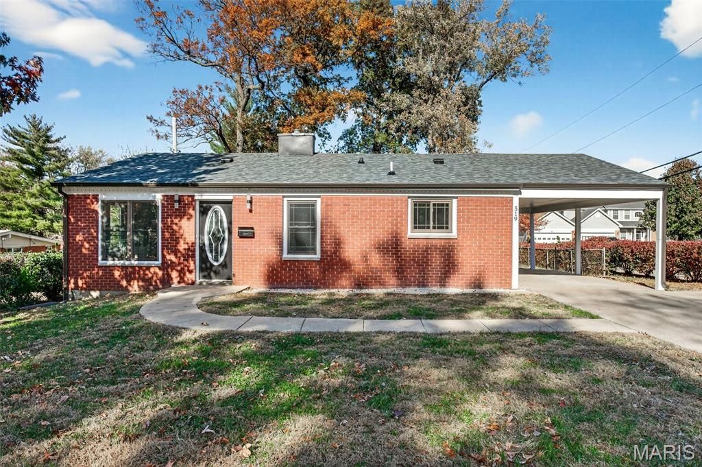 Photo of 519 Bismark Avenue, Rock Hill, MO 63119 (MLS # 26003274)