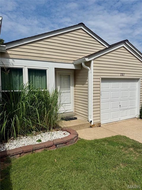 Photo of 151 Cascade Terrace Drive, Ballwin, MO 63021 (MLS # 26060775)