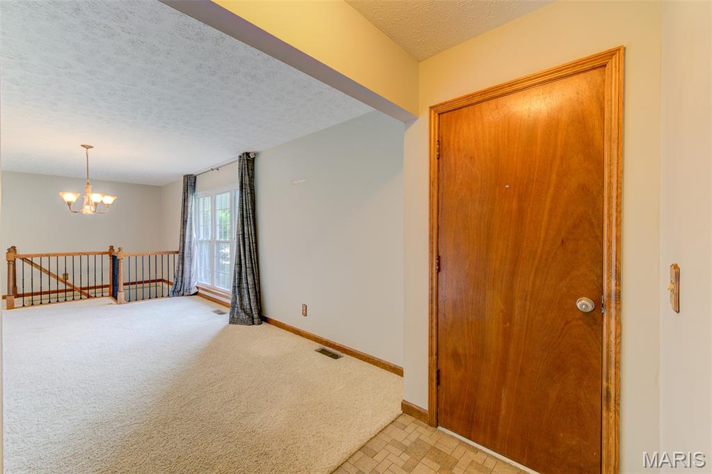 St Charles, Missouri 63301, United States, 3 Bedrooms Bedrooms, ,2 BathroomsBathrooms,Residential,Pending,194882