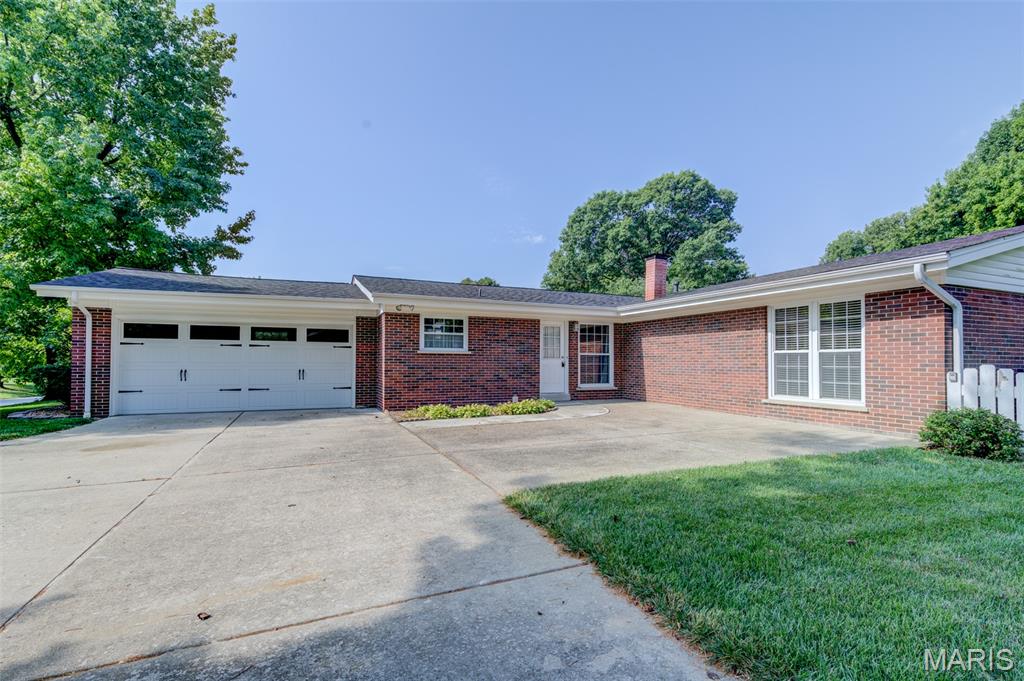 St Charles, Missouri 63301, United States, 3 Bedrooms Bedrooms, ,2 BathroomsBathrooms,Residential,Pending,194882