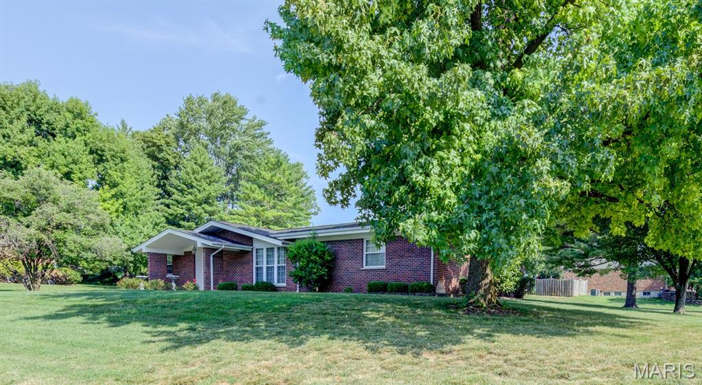 St Charles, Missouri 63301, United States, 3 Bedrooms Bedrooms, ,2 BathroomsBathrooms,Residential,Pending,194882