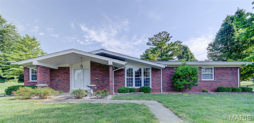 St Charles, Missouri 63301, United States, 3 Bedrooms Bedrooms, ,2 BathroomsBathrooms,Residential,Pending,194882