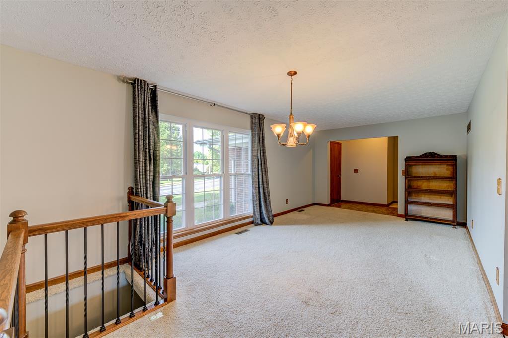 St Charles, Missouri 63301, United States, 3 Bedrooms Bedrooms, ,2 BathroomsBathrooms,Residential,Pending,194882