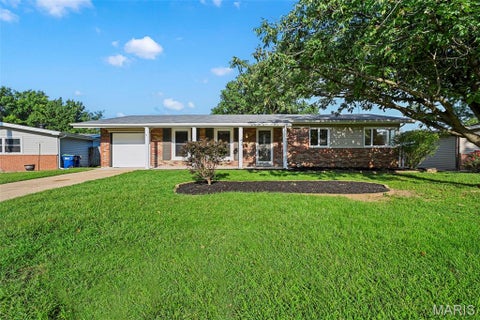 Photo of 2915 Mid Course Drive, St Louis, MO 63125 (MLS # 26053312)