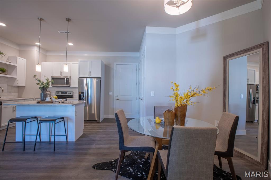 St Louis, Missouri 63119, United States, 1 Bedroom Bedrooms, ,1 BathroomBathrooms,Residential,Active,240293