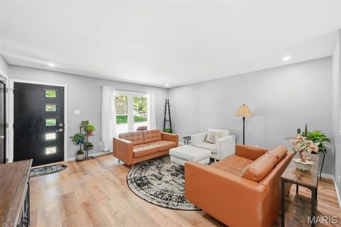 Tiny photo for 927 Summer Leaf Drive, St Peters, MO 63376 (MLS # 26027565)