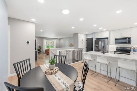 Tiny photo for 927 Summer Leaf Drive, St Peters, MO 63376 (MLS # 26027565)